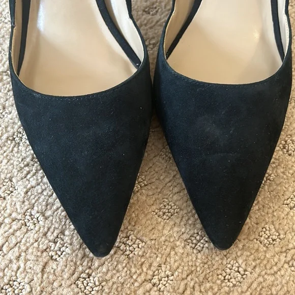 Ann Taylor suede Arza pumps - Picture 5 of 6